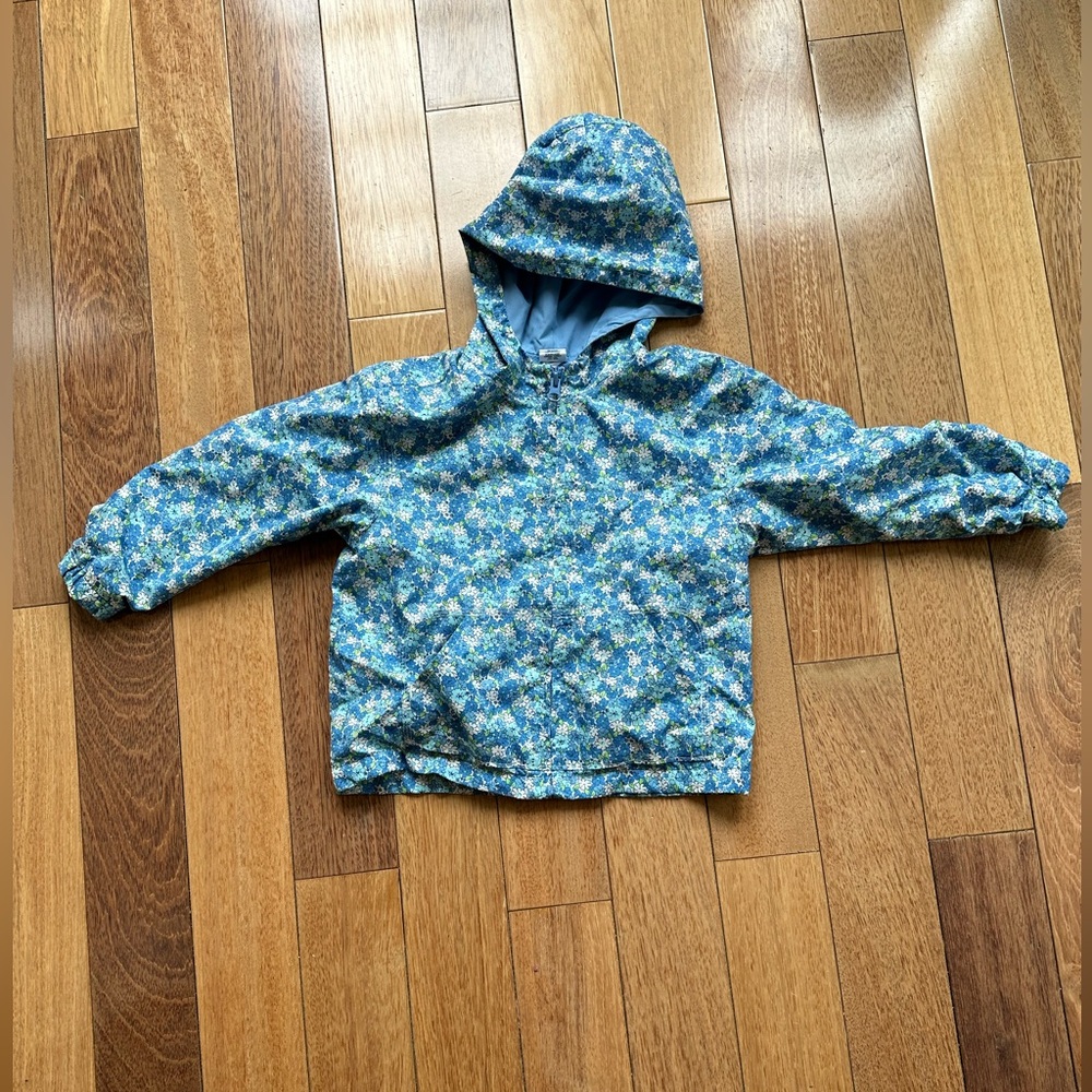 Gap Baby Blue Floral lightweight jacket with hood and pockets.